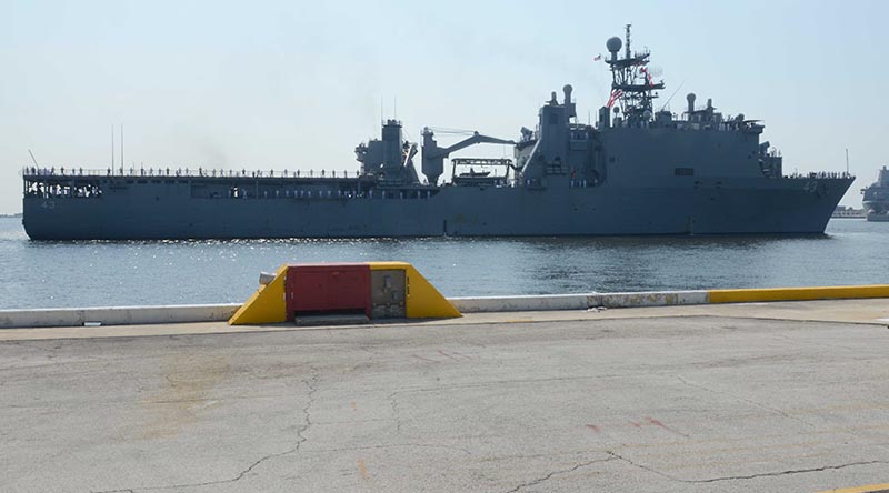 USS Fort McHenry at Naval Station Mayport. US Navy photo by Mass Communication Specialist 2nd Class Adam Henderson.