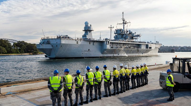 USS Blue Ridge prepares to berth alongside Fleet Base East in Sydney. Story byLieutenant Marcus Middleton. Photos by Leading Seaman Daniel Goodman.