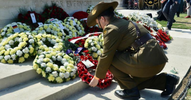 Captain Tahali Thomas lays a wreath at Lone Pine Cemetery, Gallipoli, Türkiye commemorating 100 years of the formation of the Royal Australian Corps of Signals. Story and photo by Captain Edward Pym.
