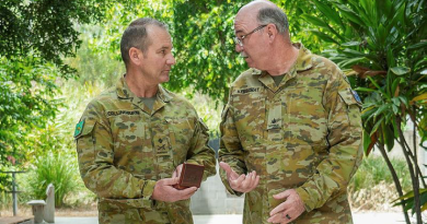 Major Deta Kerschat receives his Federation Star from Major General Ash Collingburn. Story and photo by Captain Cody Tsaousis.