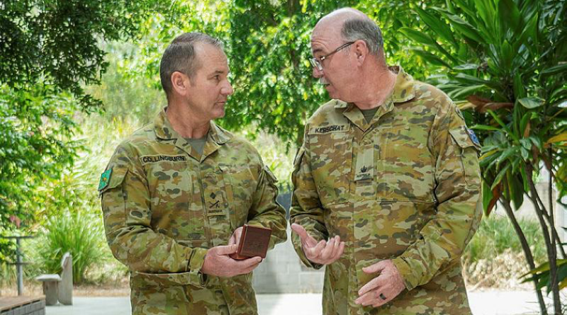 Major Deta Kerschat receives his Federation Star from Major General Ash Collingburn. Story and photo by Captain Cody Tsaousis.