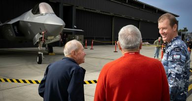 Air Force aircraft technician Corporal Leigh Gammie discusses the F-35A Lightning II aircraft with veterans from the Merewether Hamilton Adamstown RSL sub-Branch at 3 Squadron, RAAF Base Williamtown. Story by Flight Lieutenant Grace Casey-Maughan. Photos by Leading Aircraftman Kurt Lewis.