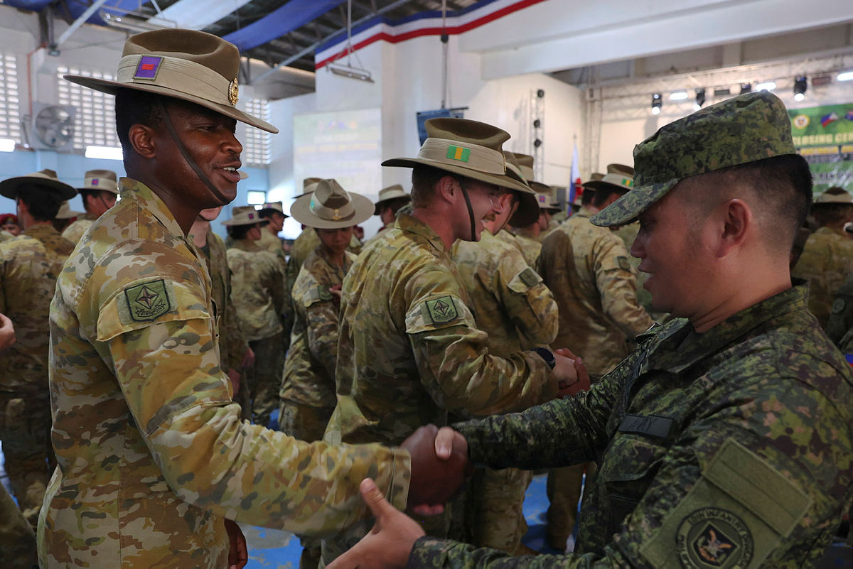 Diggers share skills with Filipino soldiers