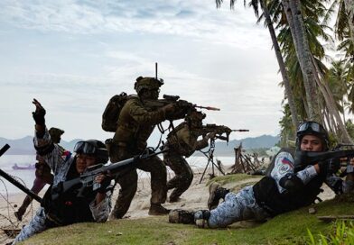Aussie + Filipino troops hit the beach