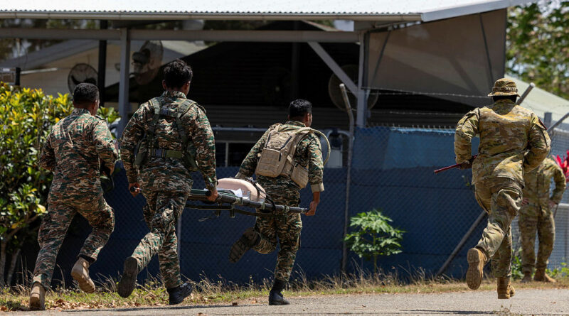 Timor-Leste Defence Force soldiers take part in communications and combat first aid training with Australian Army soldiers from 1st Health Battalion and 1st Combat Signals Regiment in Baucau, Timor-Leste, during Exercise Hari’i Hamutuk. Story and photos by Captain Nicholas Marquis.