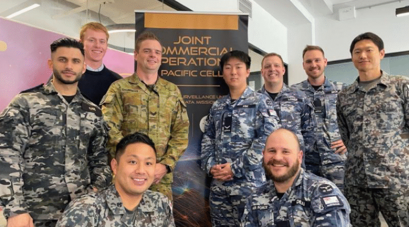 1 Space Surveillance Unit’s Commercial Data Mission Centre delivers its first international Joint Commercial Operations-200 training course. Story by Major John Yialeloglou.